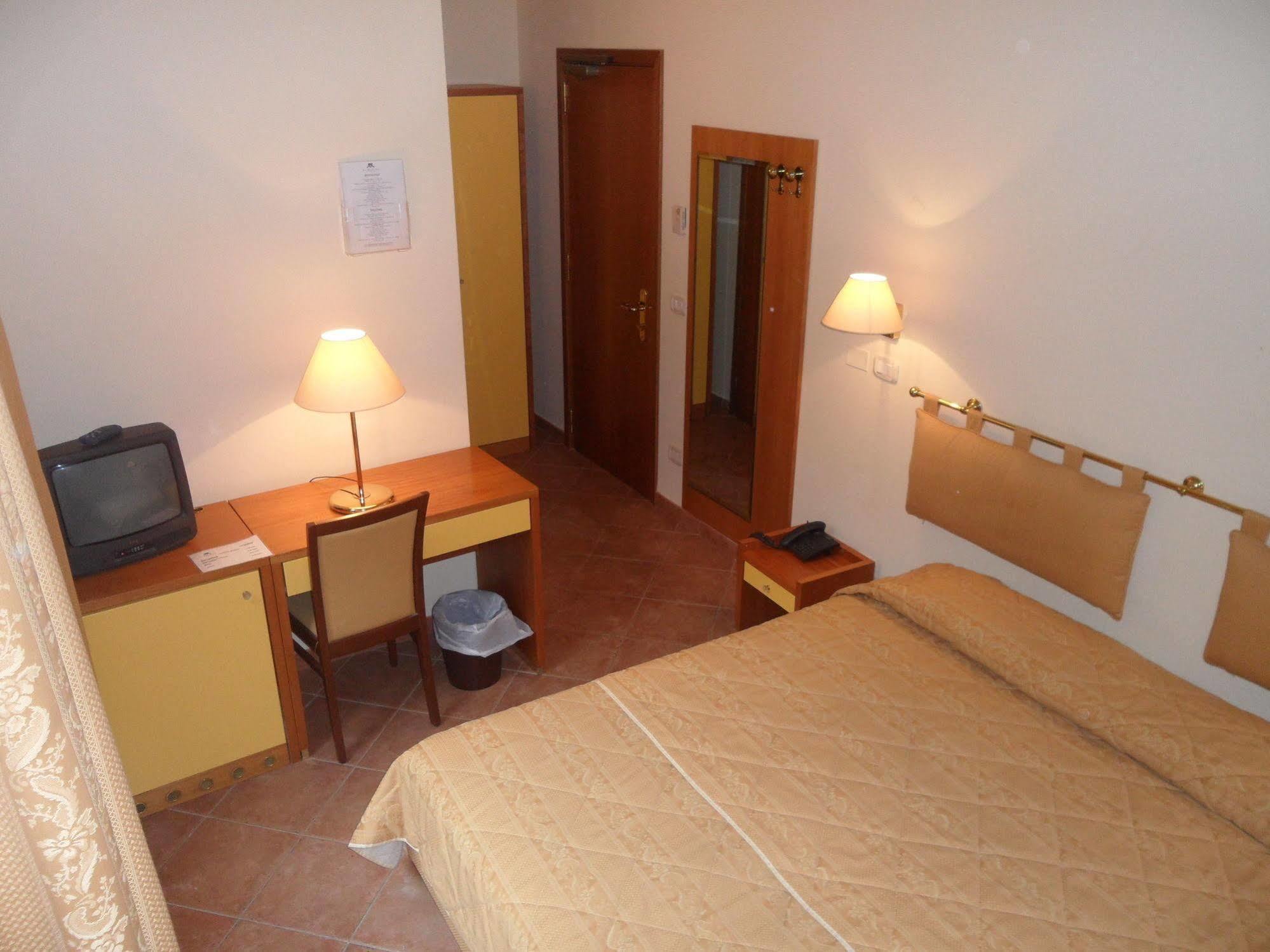 Hotel La Vedetta 리보르노 외부 사진